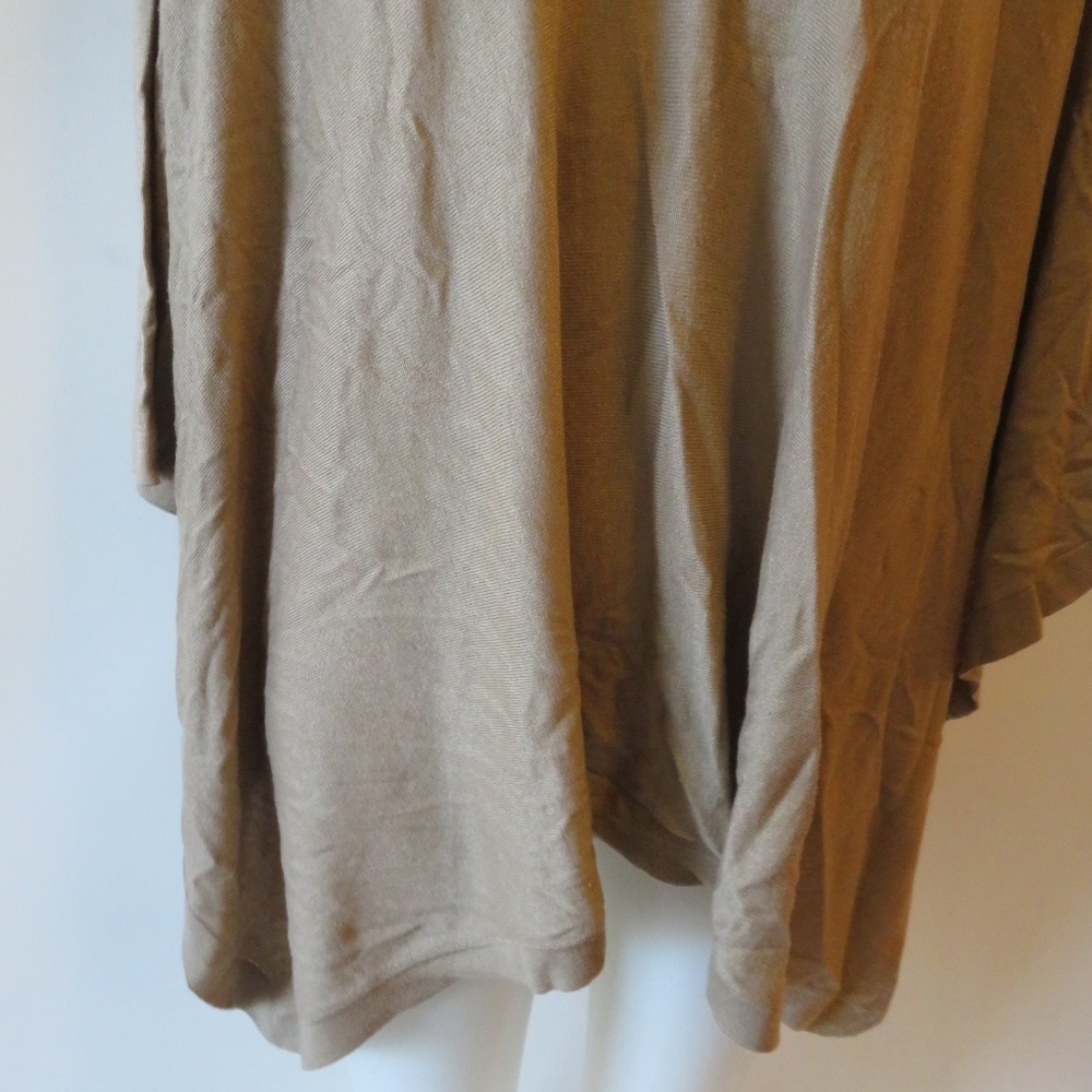 Armand Diradourian Tan V-Neck Sweater - Picture 4 of 8